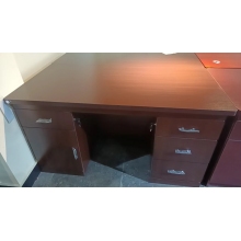 辦公桌、辦公椅